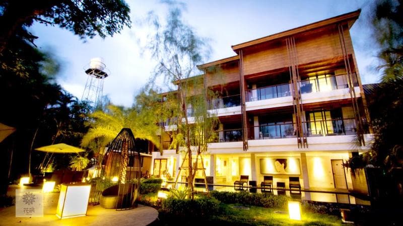 Riverside Floral Inn 3