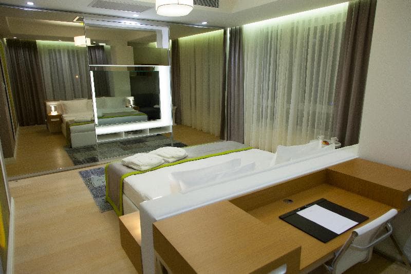 The Leos Residence 4