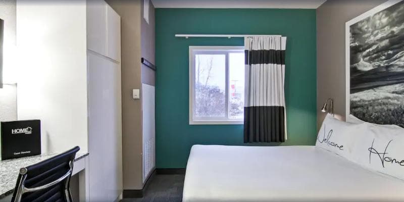 Home Inn Express Medicine Hat 3