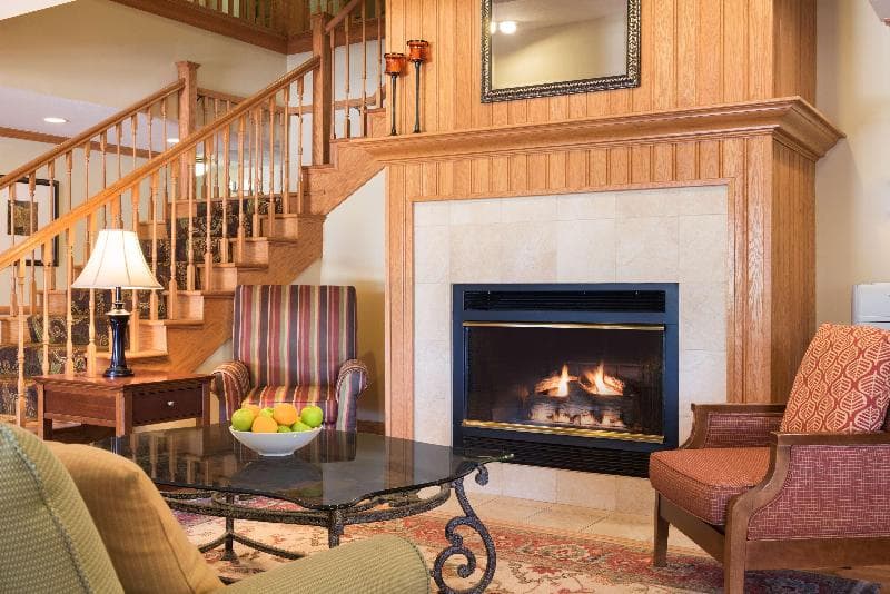 Country Inn & Suites by Radisson, Davenport, IA 3