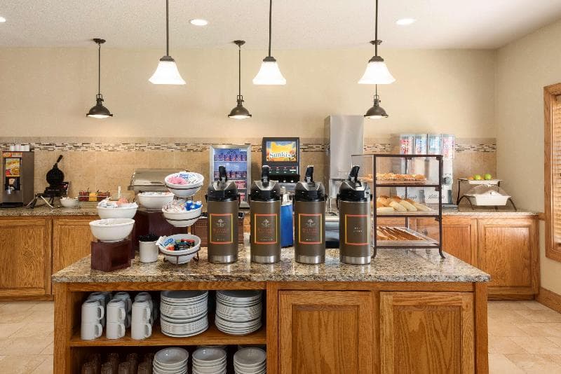 Country Inn & Suites by Radisson, Davenport, IA photo 1