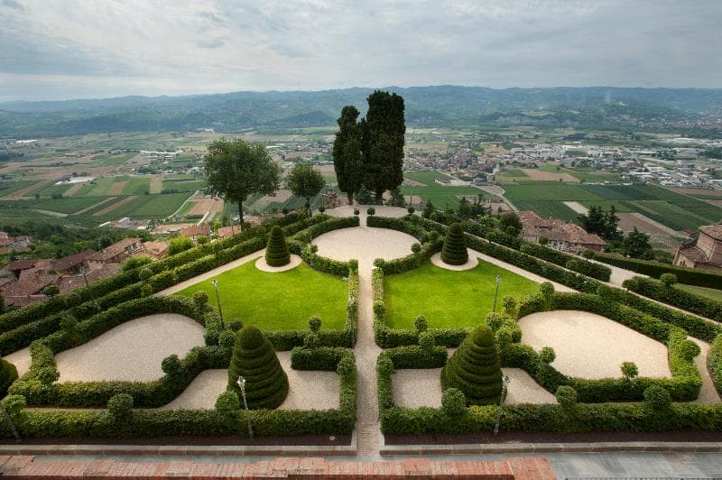 Castello Di Guarene 4