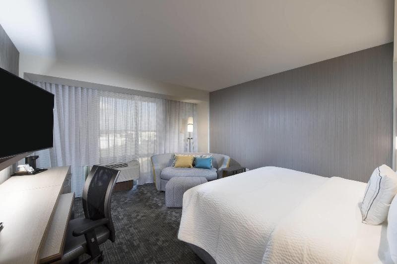 Courtyard Atlanta Alpharetta/Avalon Area 5
