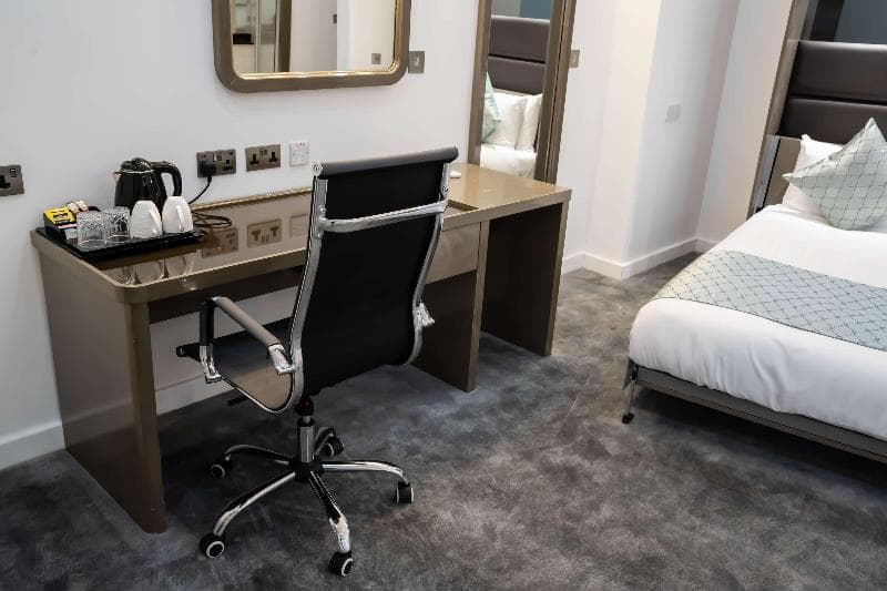 Atrium Hotel Heathrow 5