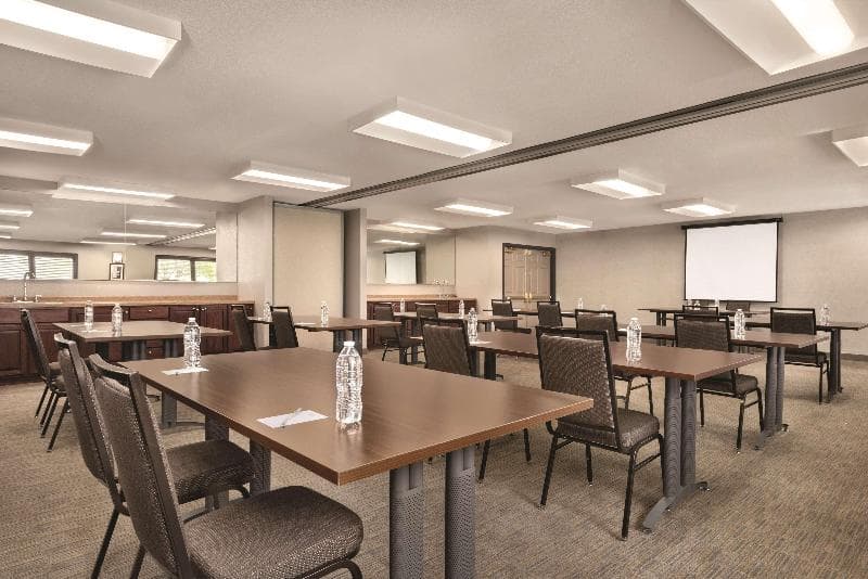 Country Inn & Suites By Radisson, Pella, Ia photo 1