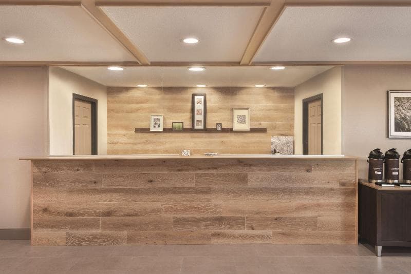 Country Inn & Suites By Radisson, Pella, Ia 5