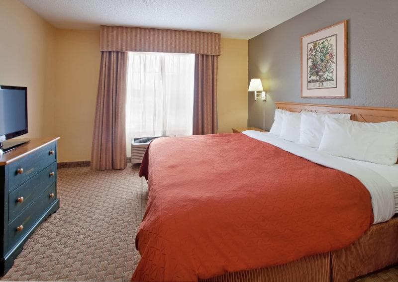 Country Inn & Suites by Radisson, Bloomington-Normal West, IL 4