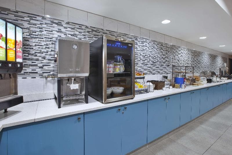 Country Inn And Suites By Radisson Big Rapids Mi 4