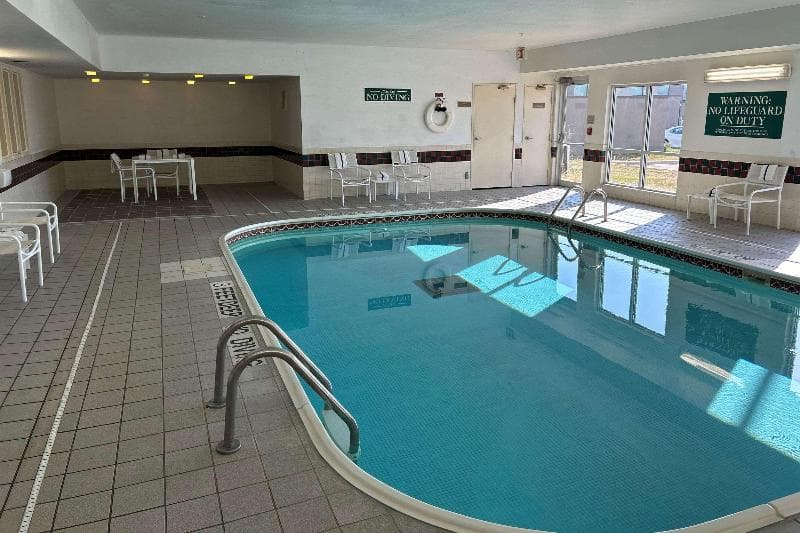 Country Inn & Suites By Radisson, Owatonna, Mn 5