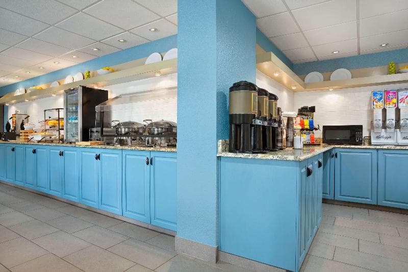 Country Inn & Suites by Radisson, Charlotte University Place, NC 3