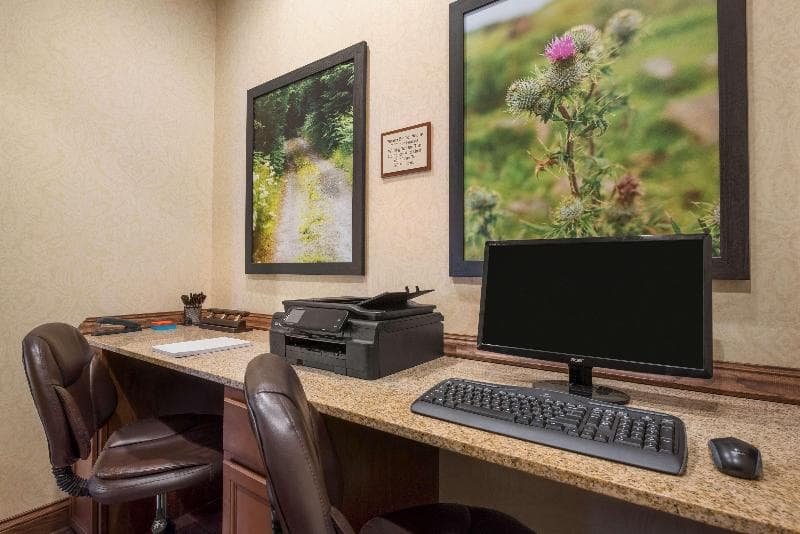 Country Inn & Suites By Radisson, Minot, Nd 1