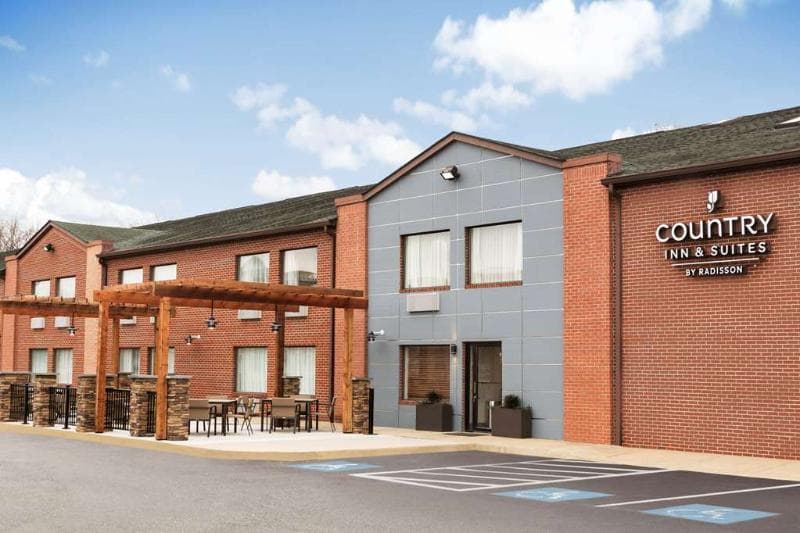 Country Inn & Suites by Radisson, Dahlgren-King George, VA 3