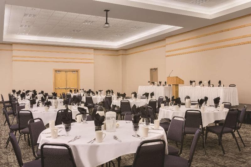Country Inn & Suites By Radisson, Fergus Falls, Mn photo 1