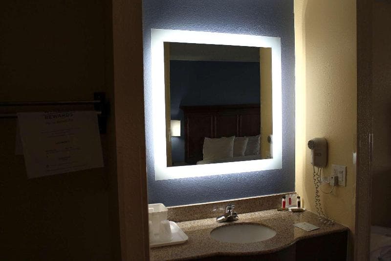 Days Inn By Wyndham Batavia Ohio 3