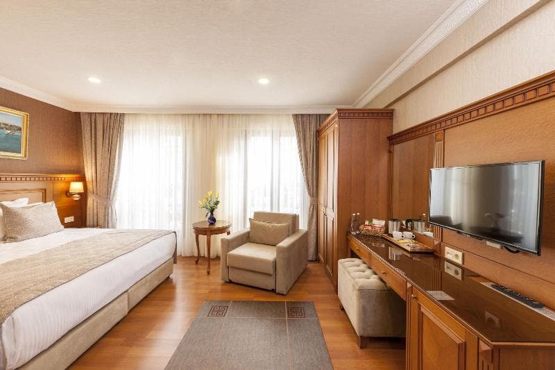 Royan Suites 3