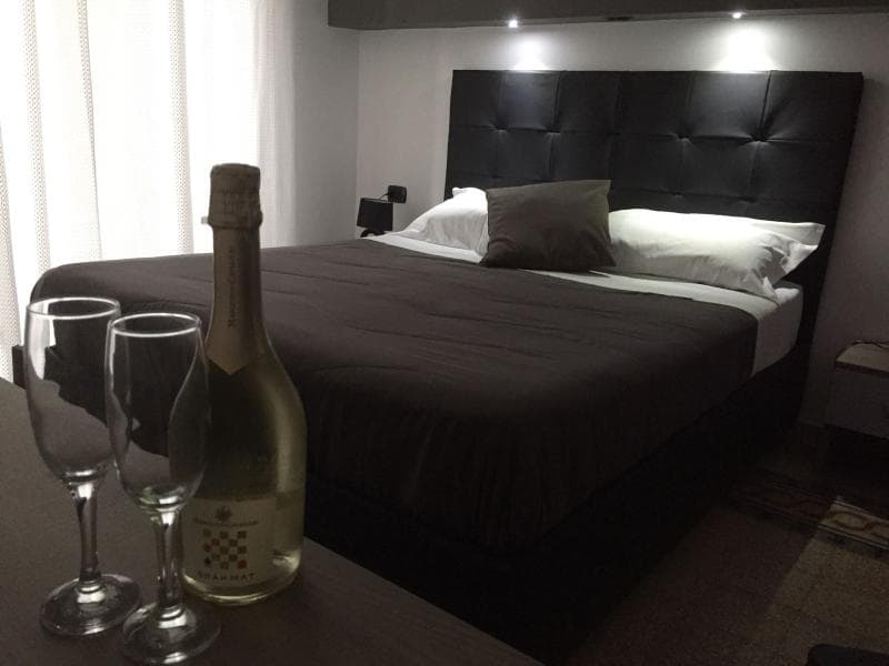 Mb95 - Mezzocannone Luxurious Bed&Breakfast 4