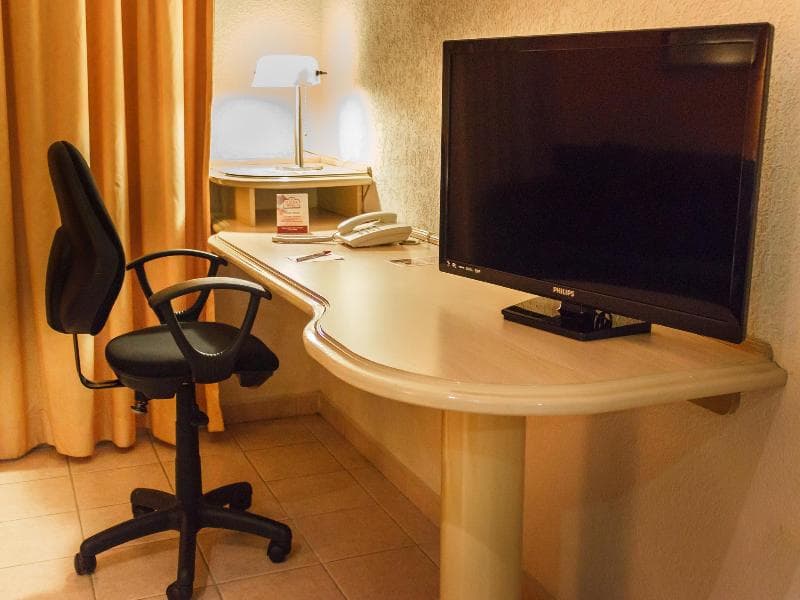 Plaza Inn Express 5