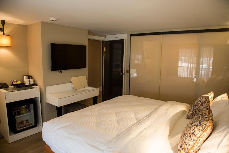Sparkle Hotel 5