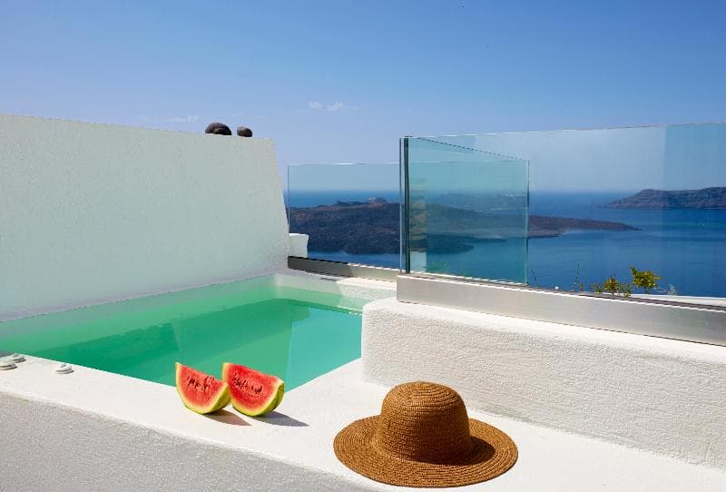 Caldera Cliff Illusion Suites 4
