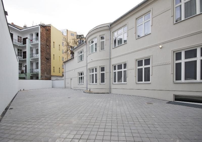 Elizabeth Suites 2