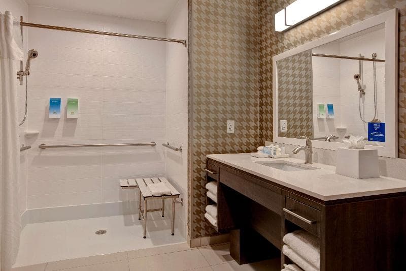 Home2 Suites by Hilton Loves Park Rockford 4