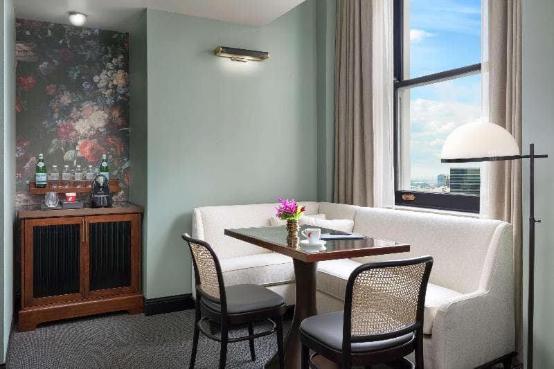 The Candler Hotel Atlanta, Curio Collection by Hilton 3