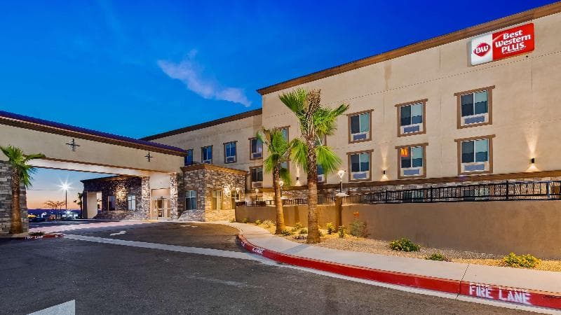 Best Western Plus New Barstow Inn & Suites 2