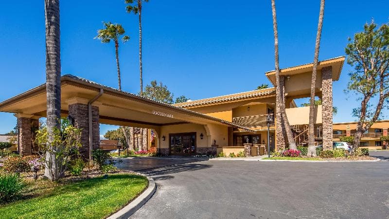 Plus Hotel San Bernardino South photo 1