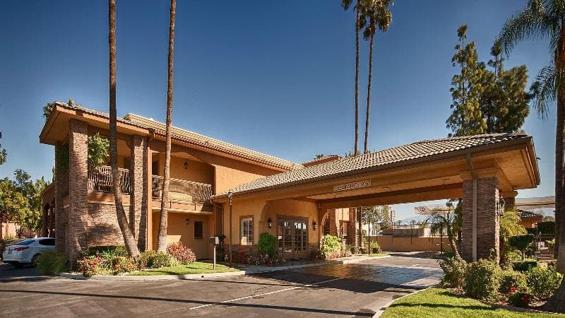 Plus Hotel San Bernardino South 2