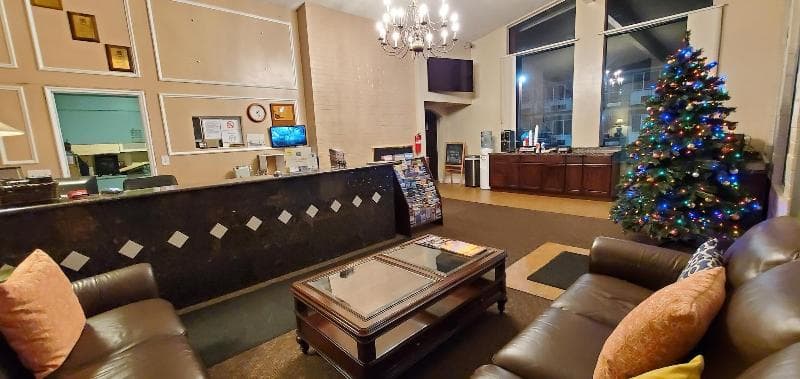 Olympic Inn And Suites 2