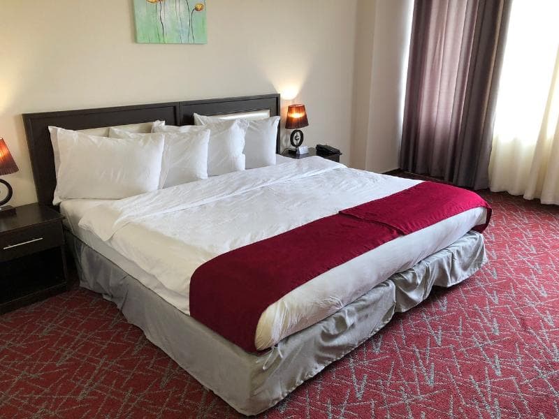 The Signature Hotel 4