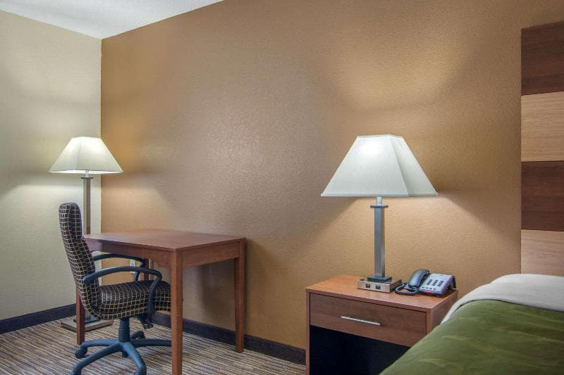 Quality Inn Loganville 3
