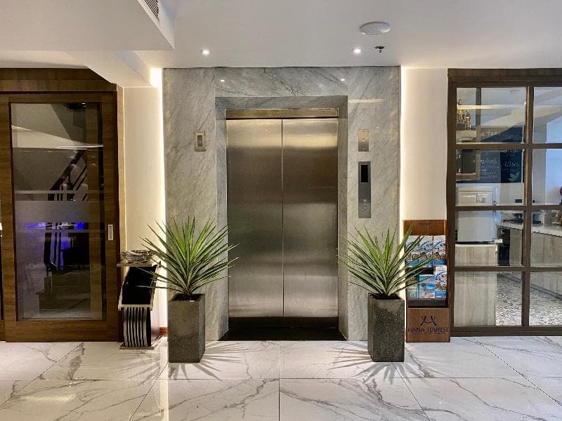 Uptown Hotel main