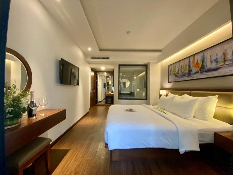 Uptown Hotel 3