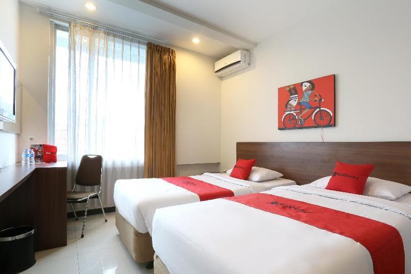 Reddoorz Near Braga Street 4