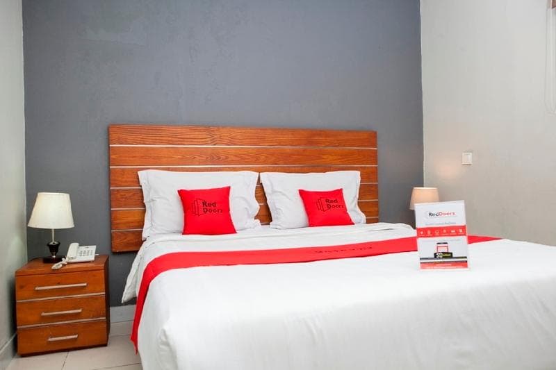 Reddoorz Plus Near Asia Afrika 3 2