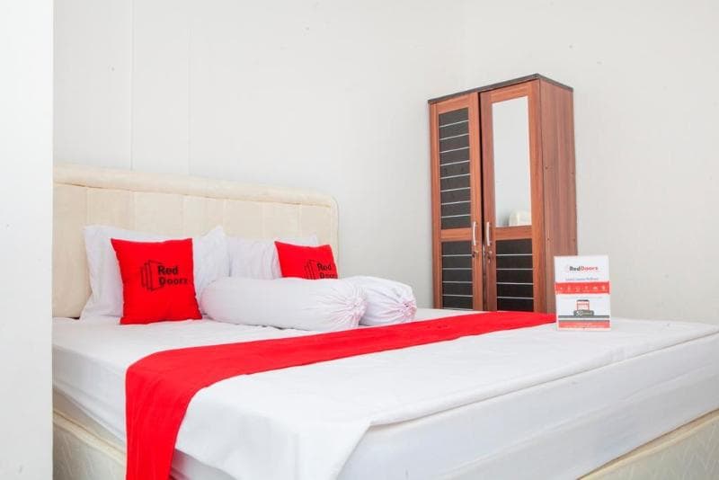 Reddoorz Near Telkom Corporate University 2