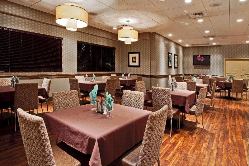 Radisson Hotel Freehold 4