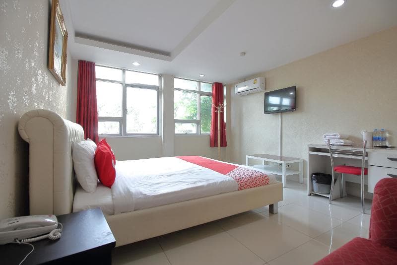 Oyo 102 Diamond Residence Silom 5