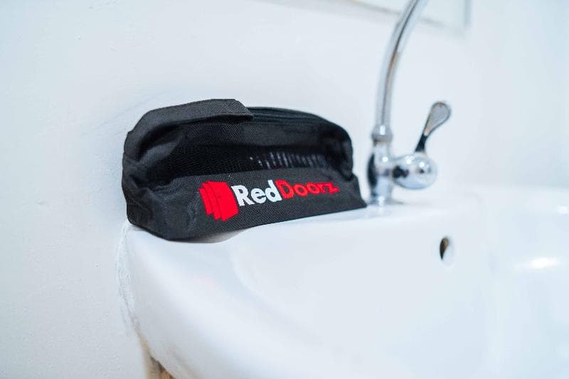Reddoorz @ Bel Air Soho Suites Makati City 5