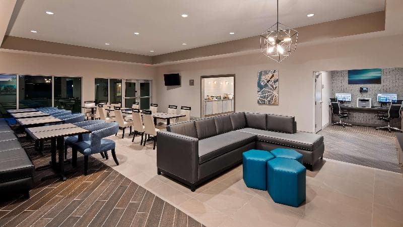 Best Western Plus Parkside Inn & Suites 3