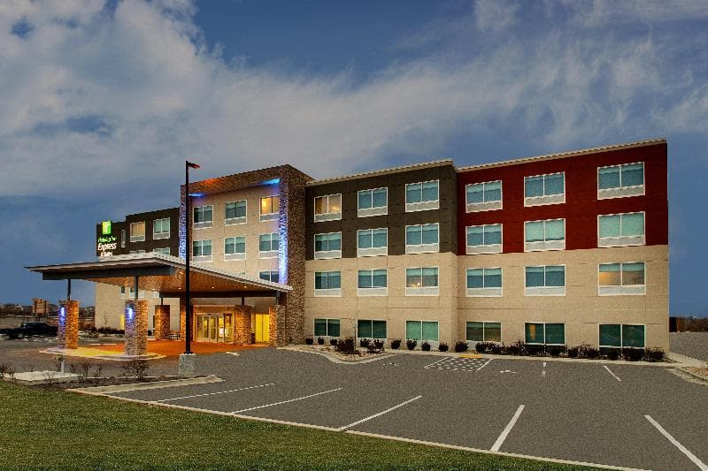 Holiday Inn Express & Suites Mt Sterling North 5