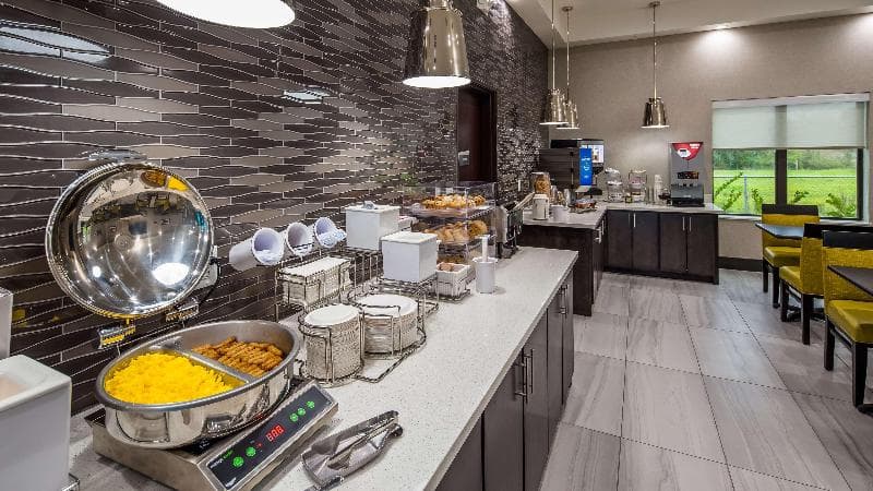 Best Western Plus Waller Hotel 4