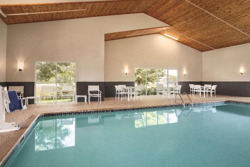 Country Inn & Suites By Radisson, Buffalo, Mn 5