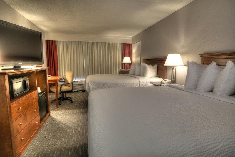 The Ramsey Hotel & Convention Center 5