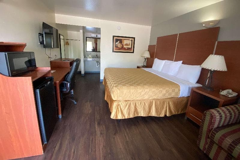 Travelodge By Wyndham Albuquerque West photo 1