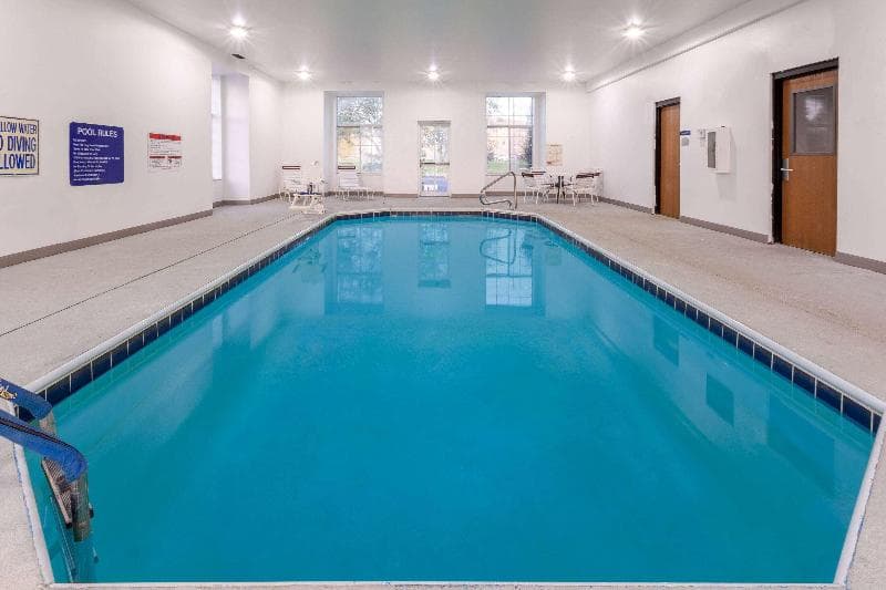 Microtel Inn & Suites by Wyndham Sunbury/Columbus I-71N 5