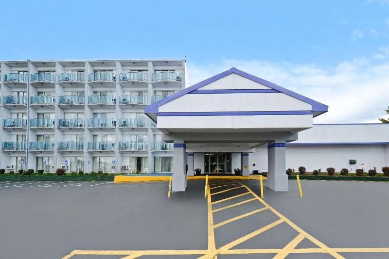 Howard Johnson By Wyndham Benton Harbor/St. Joseph 3