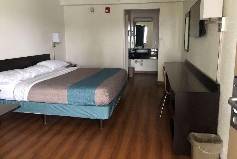 Days Inn By Wyndham Indianapolis South photo 1