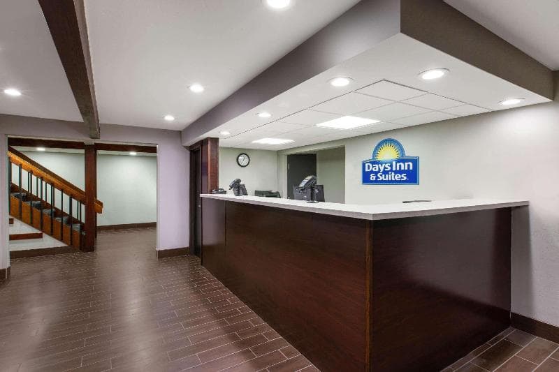 Days Inn & Suites By Wyndham Wisconsin Dells 5